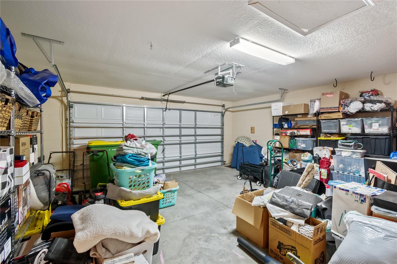 ASHTON WOODS - Residential