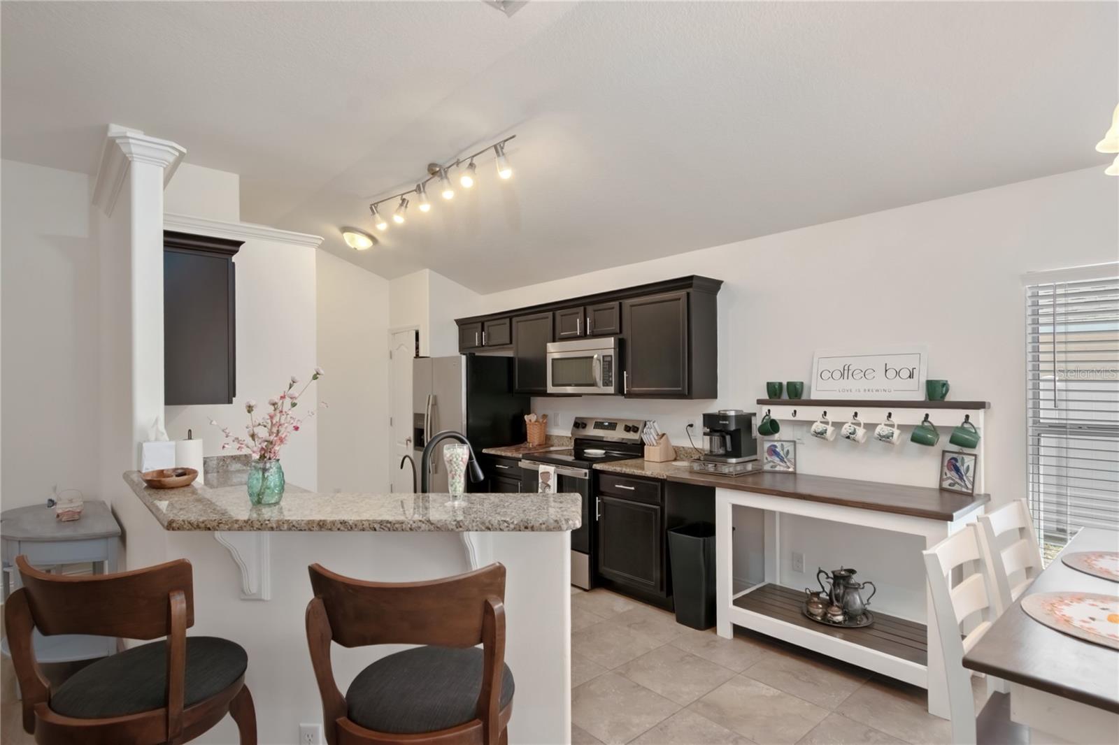 ASHTON WOODS - Residential