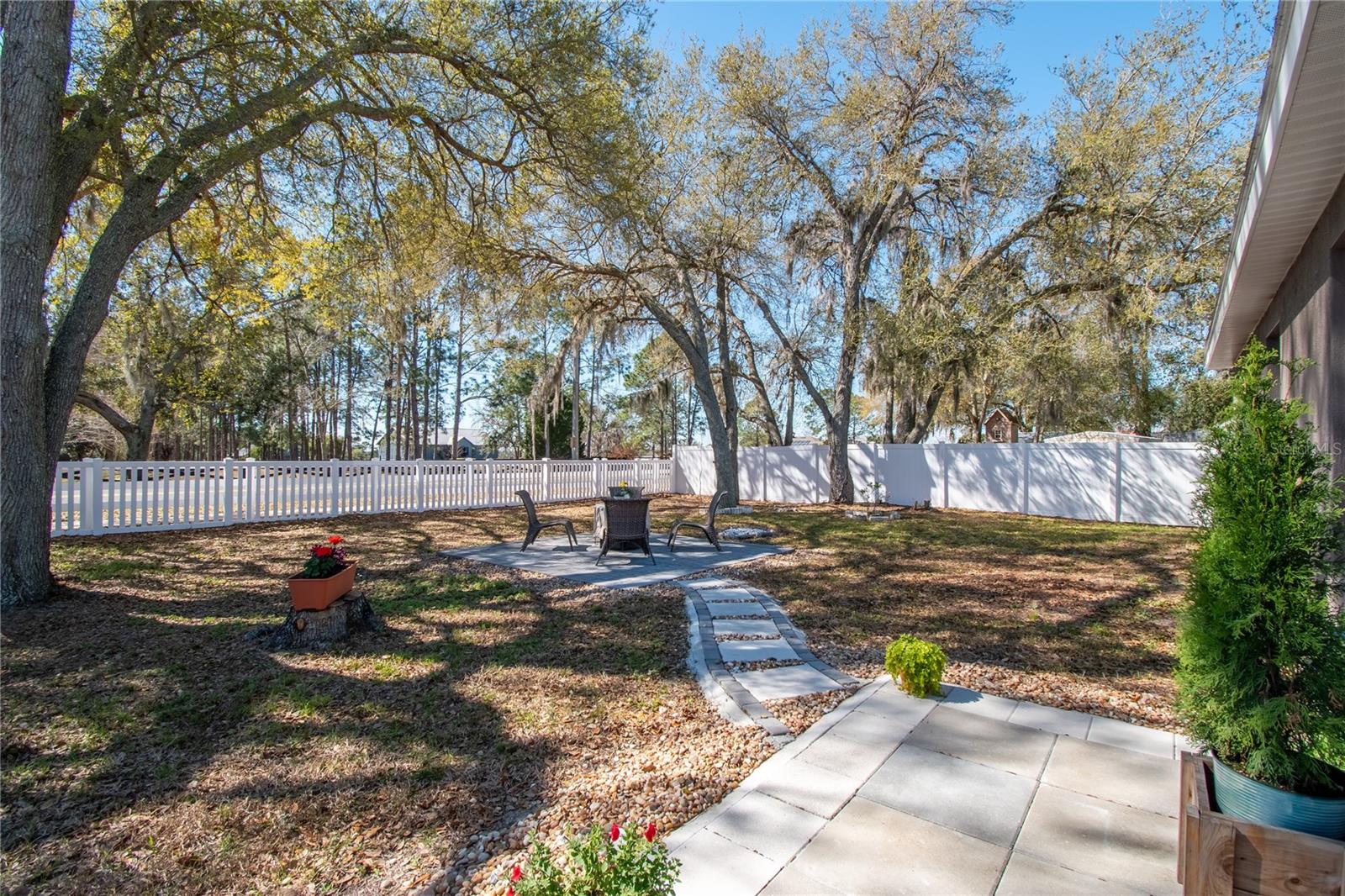 ASHTON WOODS - Residential