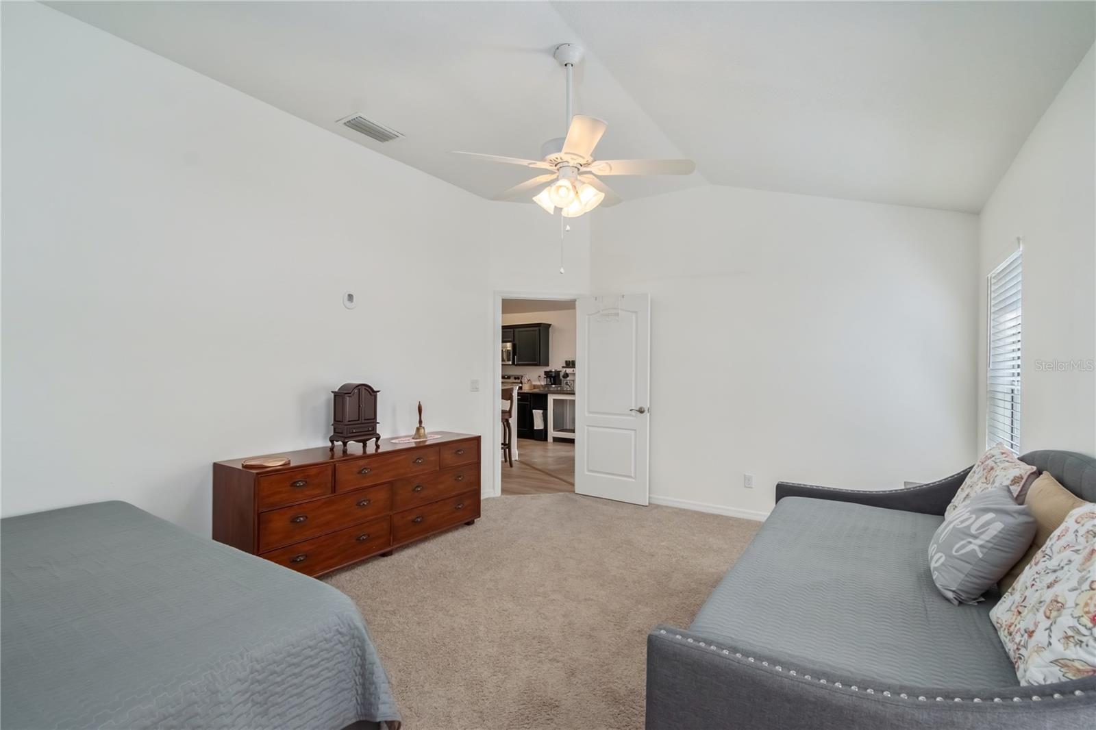 ASHTON WOODS - Residential