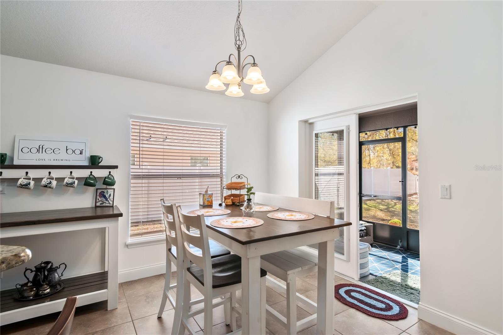 ASHTON WOODS - Residential