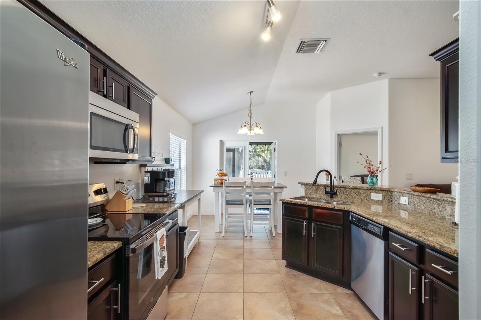 ASHTON WOODS - Residential