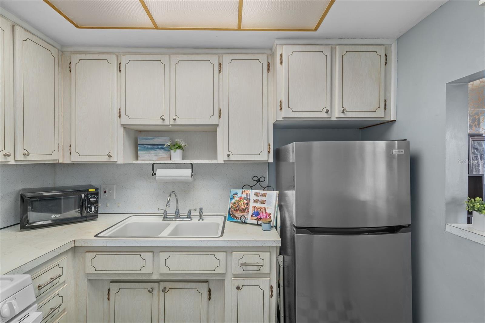 TOWN APTS CONDO - Residential