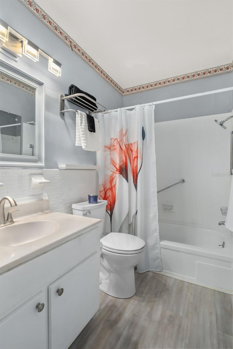 TOWN APTS CONDO - Residential