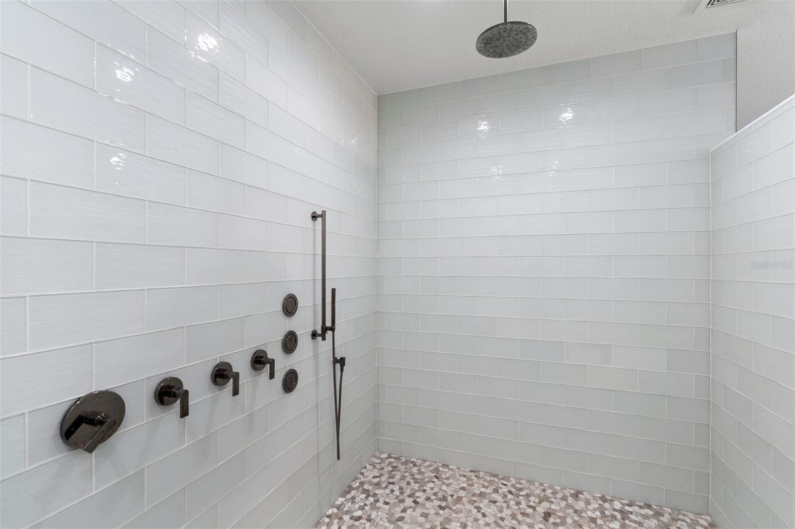 INLET SHORES - Residential