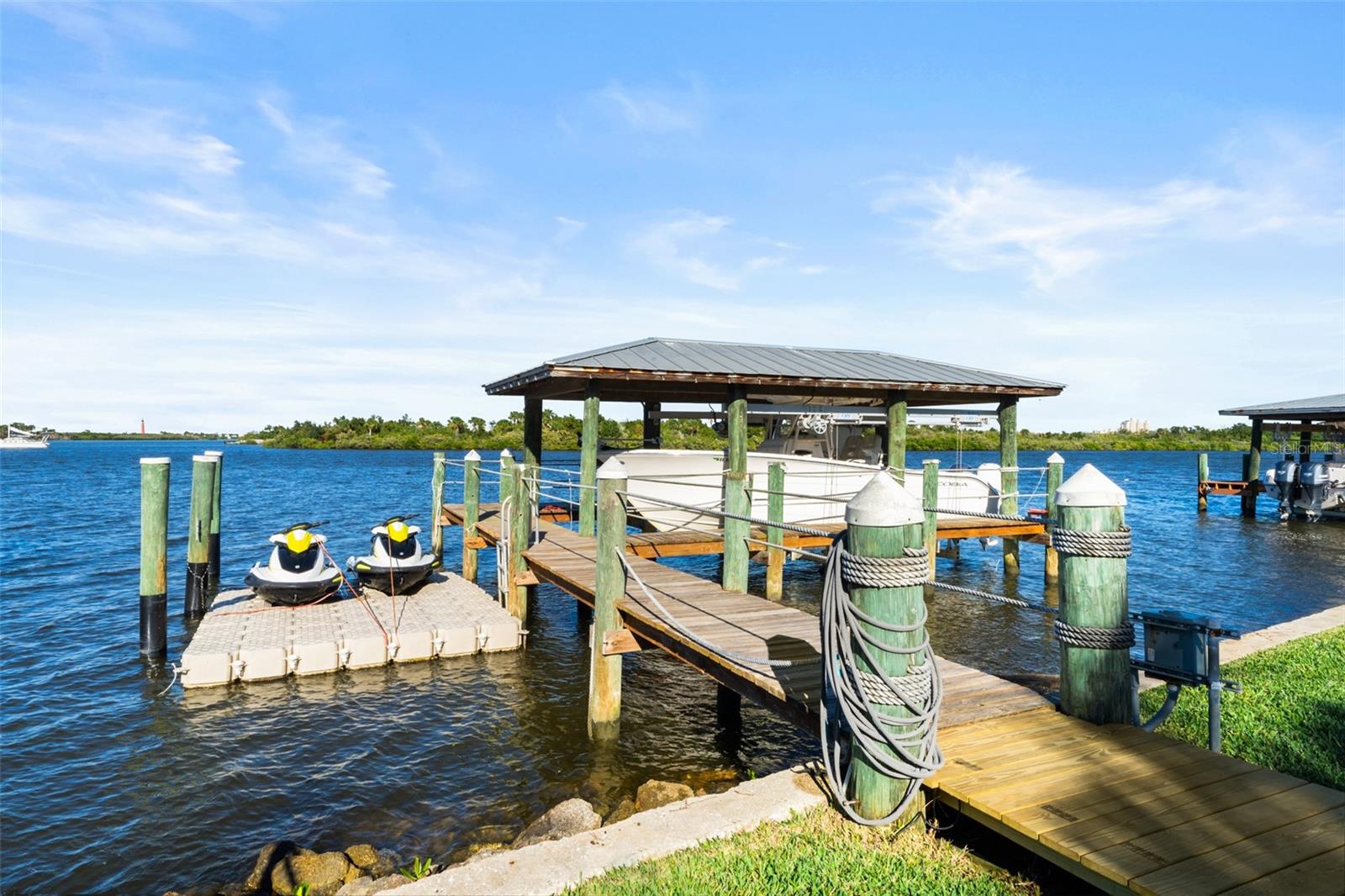 INLET SHORES - Residential
