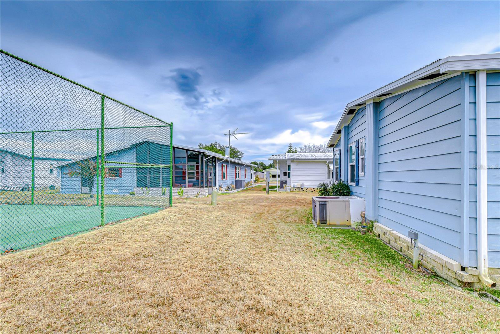 COLONY HILLS COMMUNITY - Residential