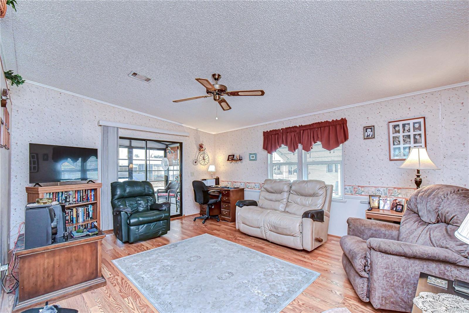 COLONY HILLS COMMUNITY - Residential