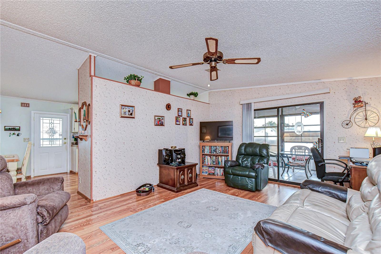 COLONY HILLS COMMUNITY - Residential