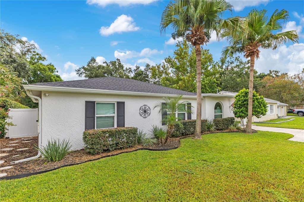 Photo of 3615 S Summerlin Avenue, Orlando, FL 32806 (MLS # O6435465)