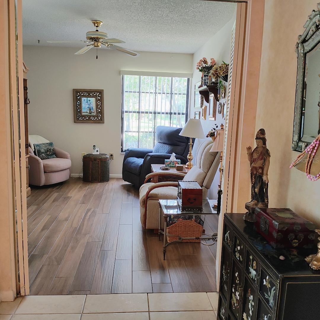2454 BENTLEY DRIVE