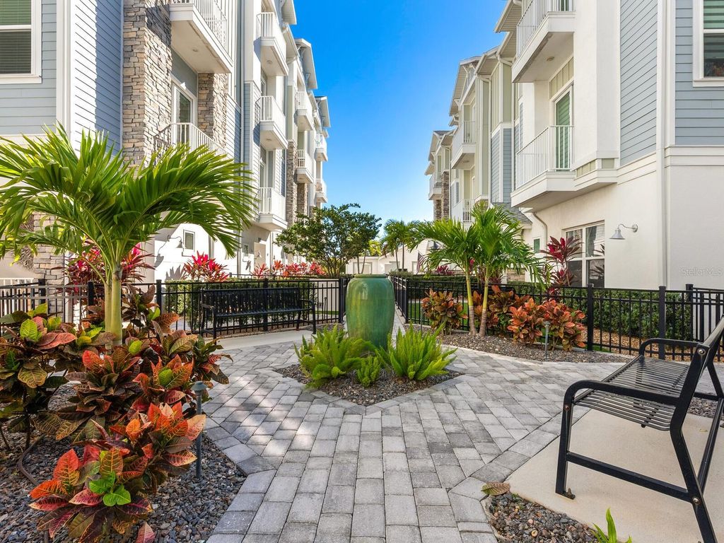 Photo of 508 Laurel Park Drive, Sarasota, FL 34236 (MLS # A4679159)