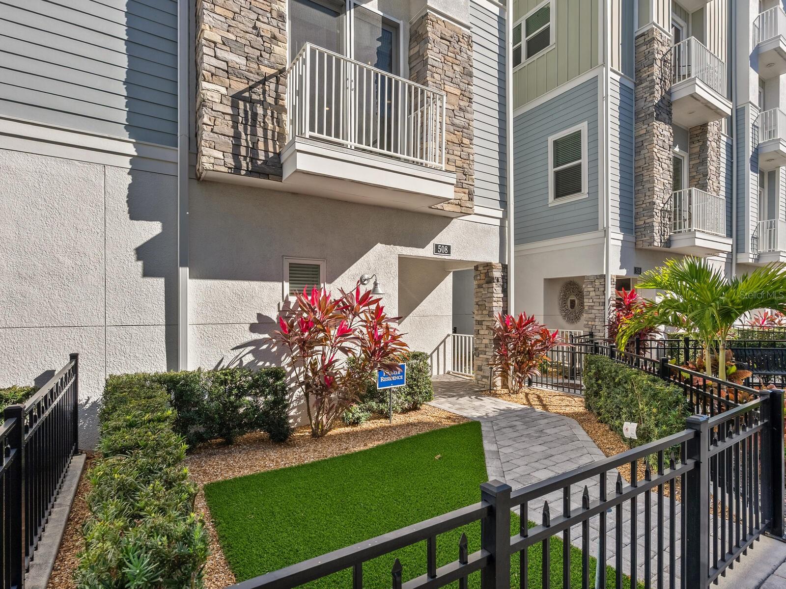 508 LAUREL PARK DRIVE