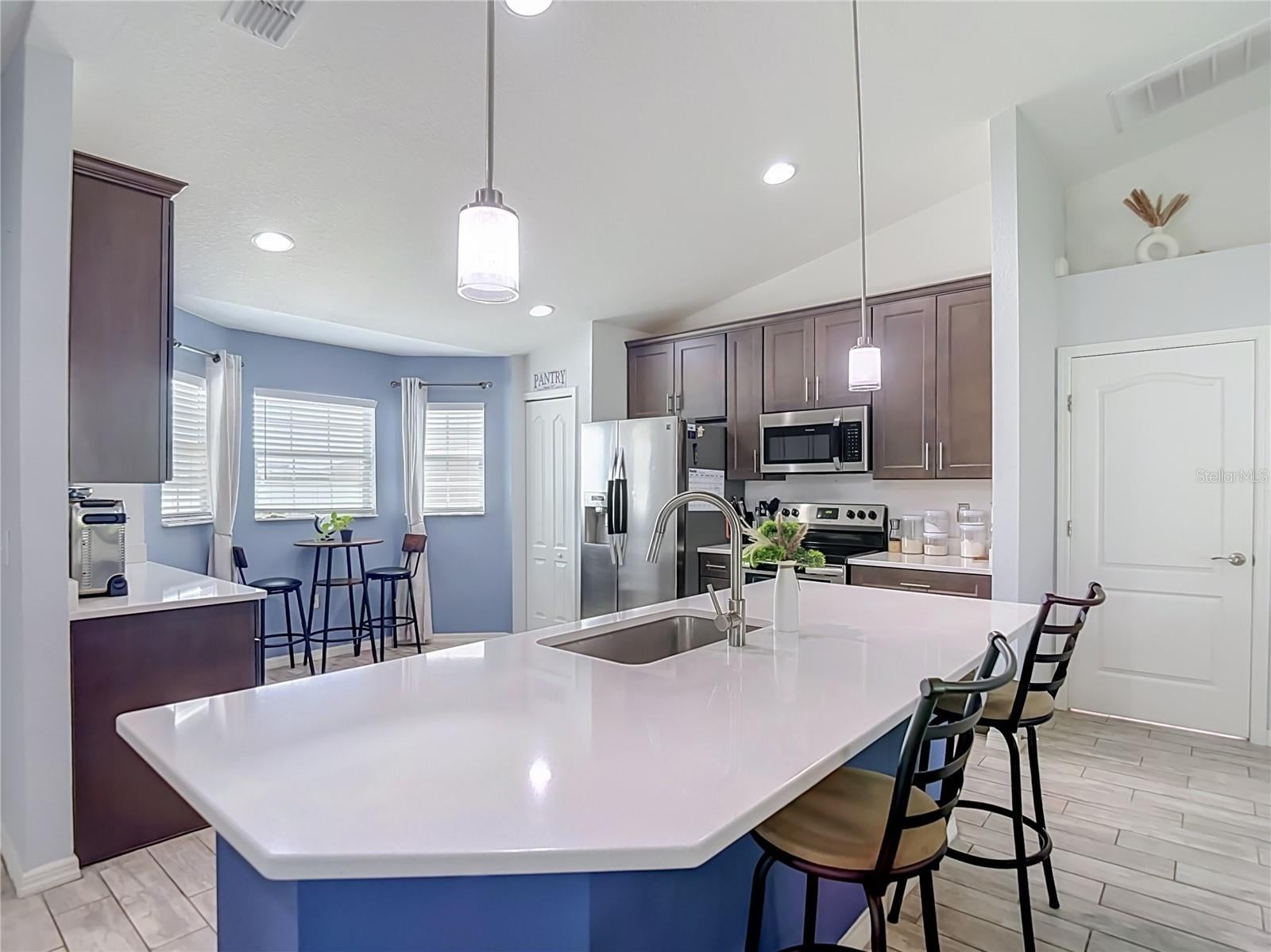2140 CREEKS CROSSING LANE