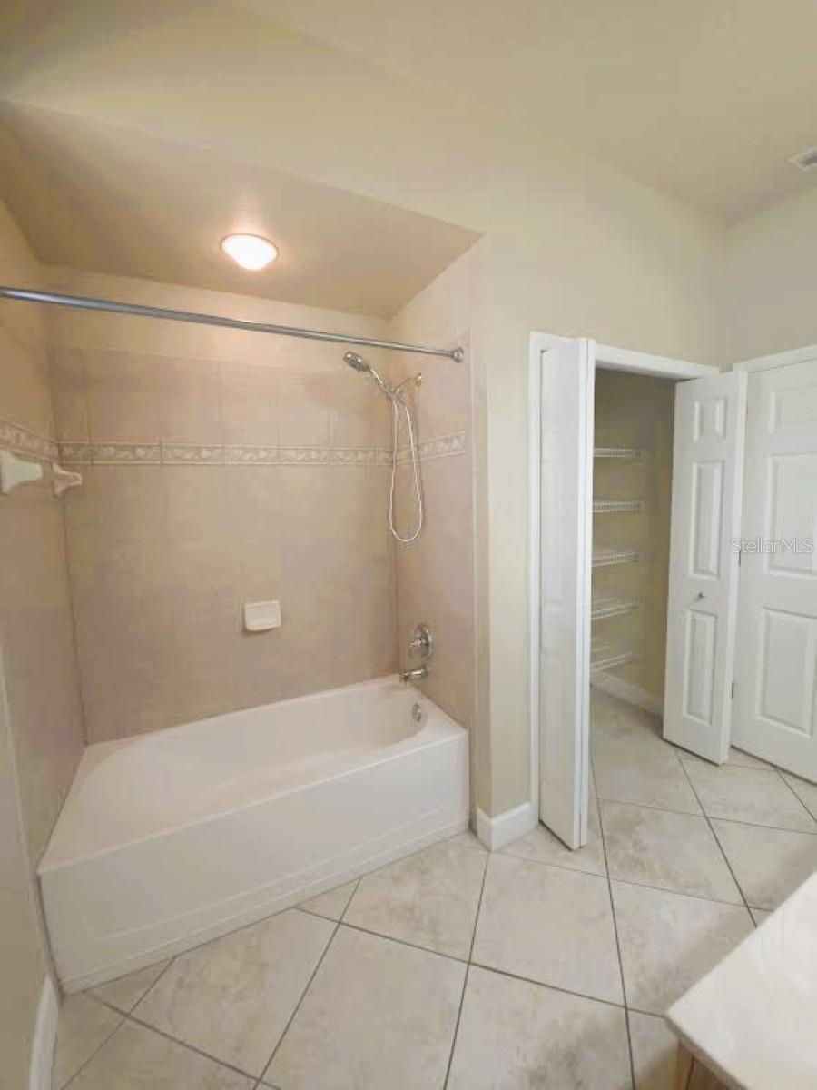 OAKSTEAD PRCL 01 - Residential Lease