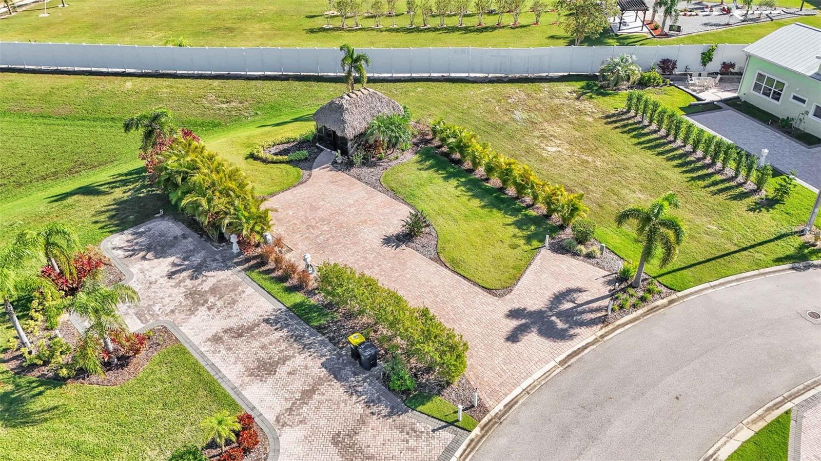 BAY LAKE RESIDENCE - Land