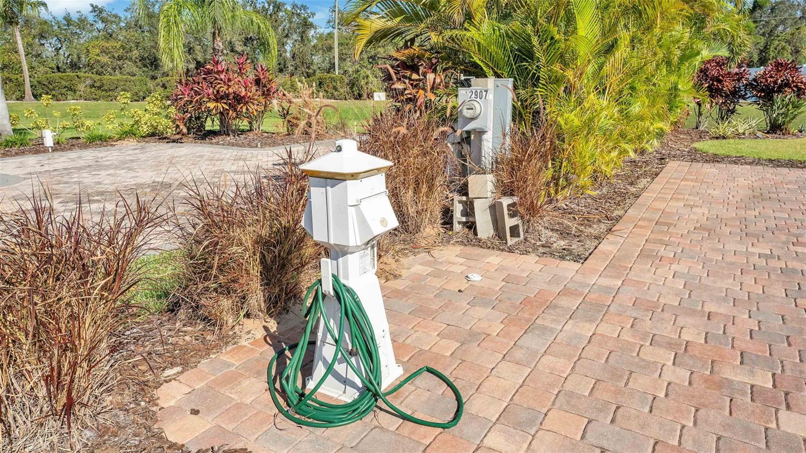 BAY LAKE RESIDENCE - Land