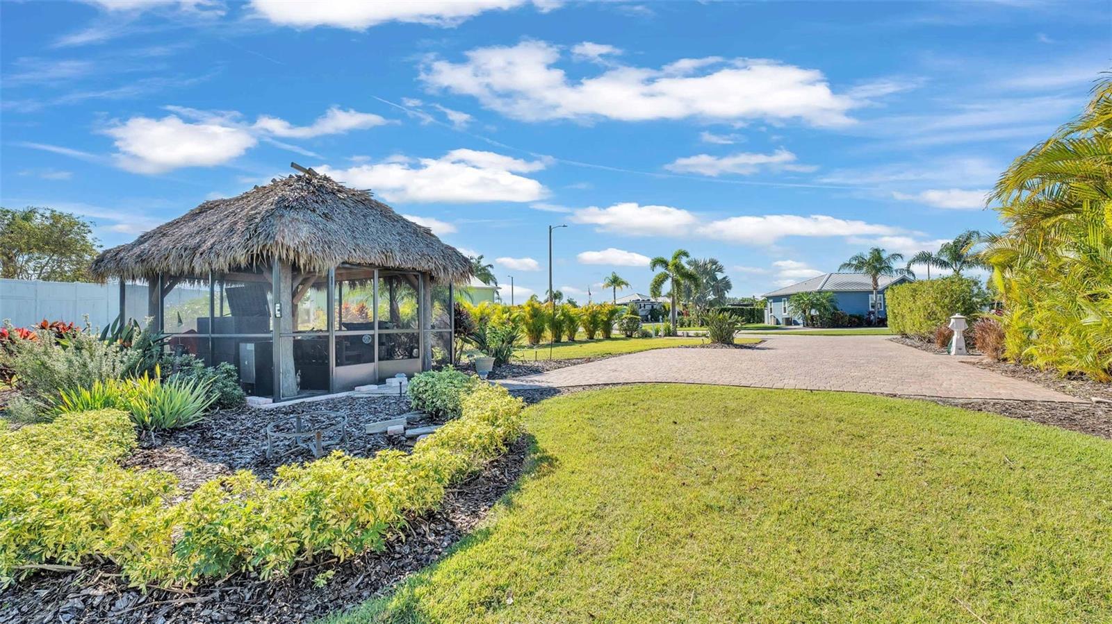 BAY LAKE RESIDENCE - Land