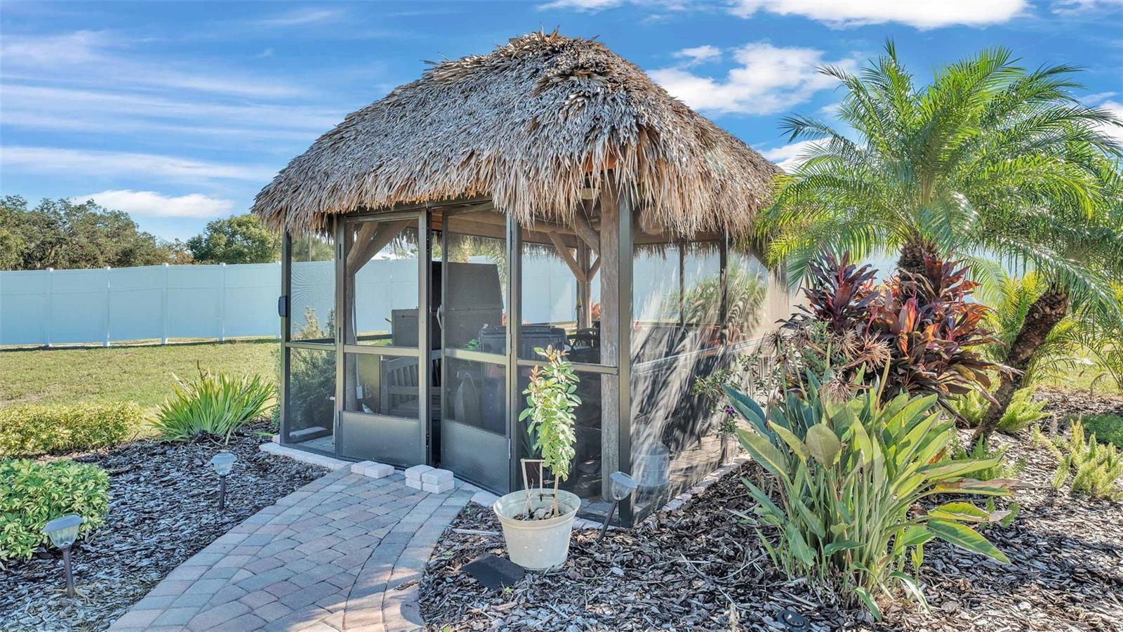 BAY LAKE RESIDENCE - Land