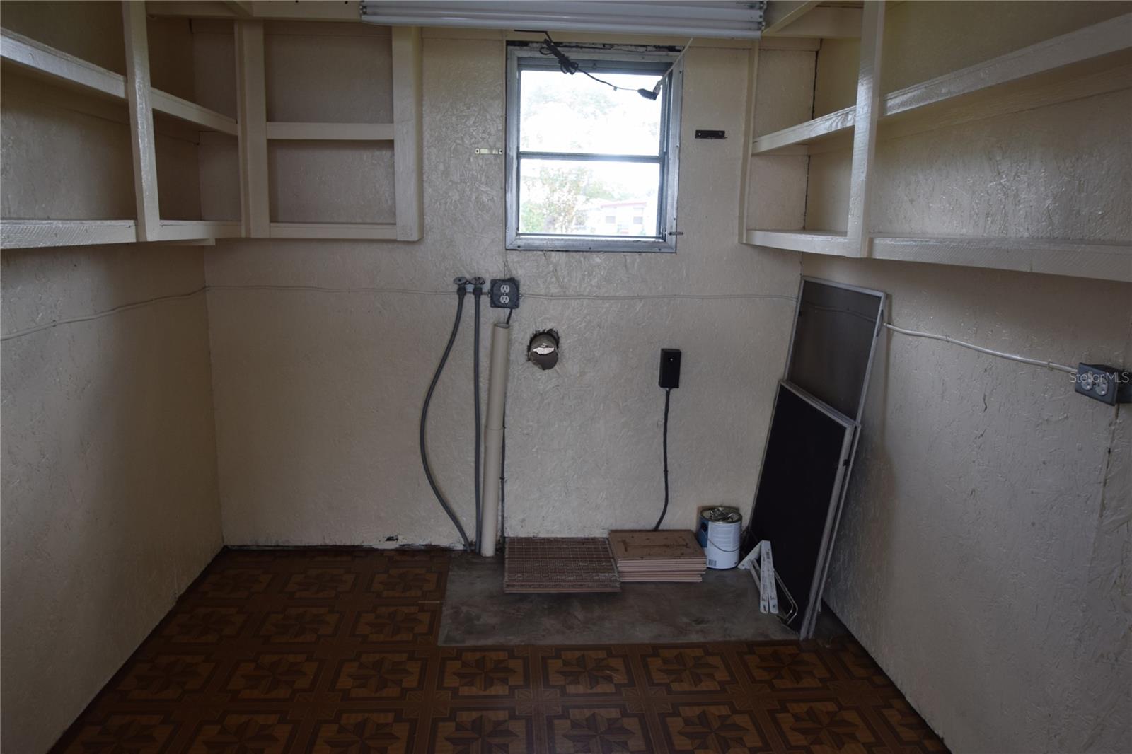 FOXWOOD LAKE ESTATES PH 01 - Residential Lease