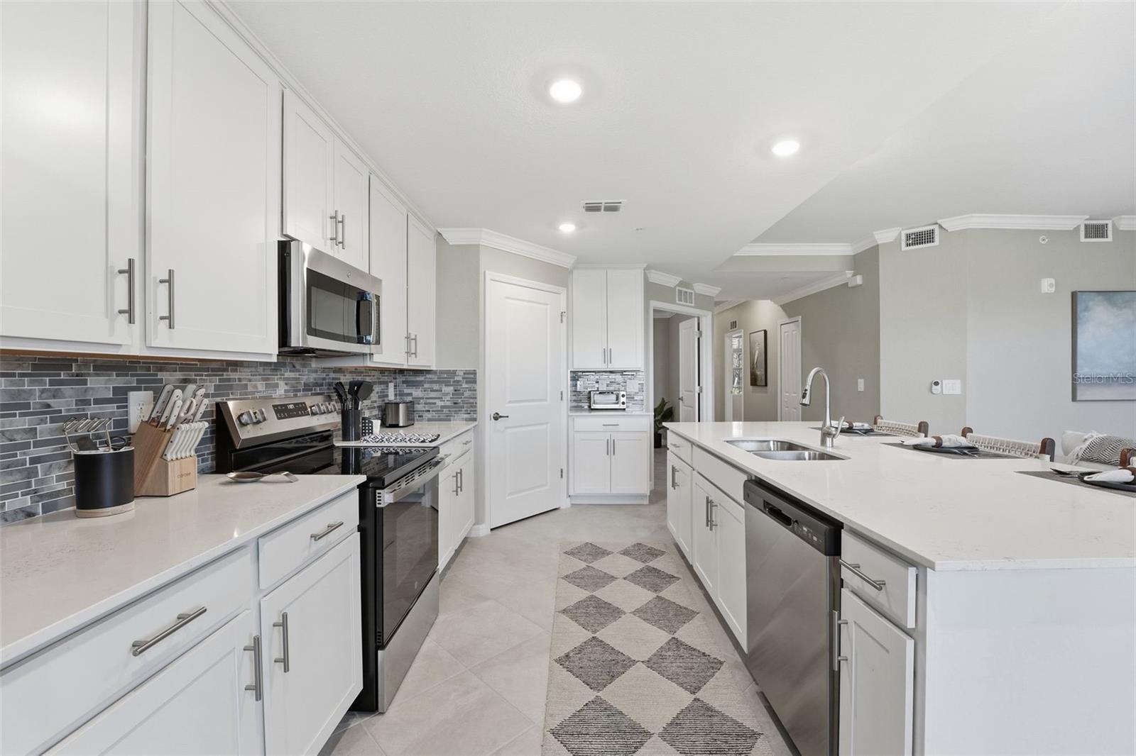 WELLEN PARK GOLF & COUNTRY CLUB - Residential