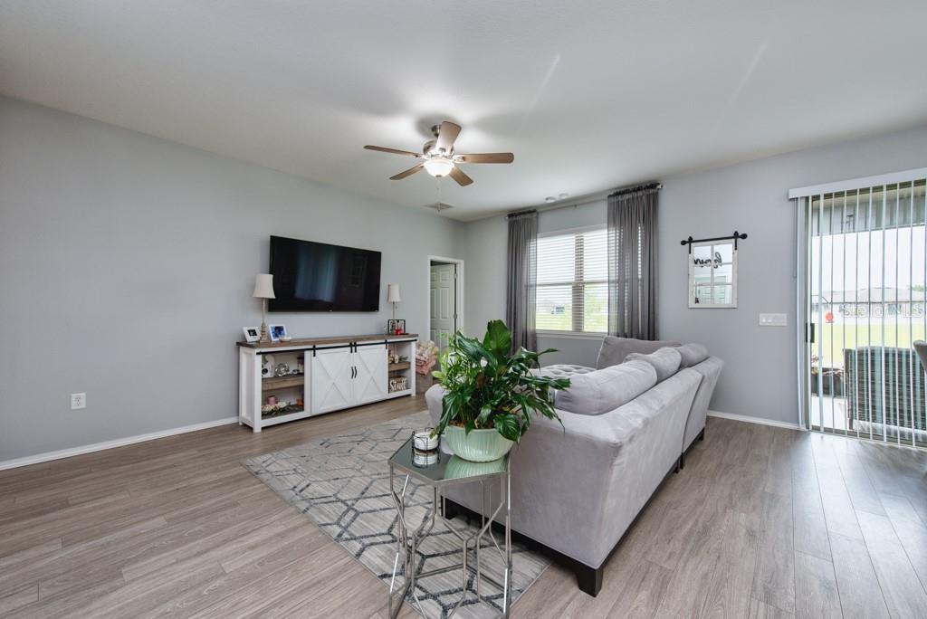 1942 TRILLIUM BOULEVARD