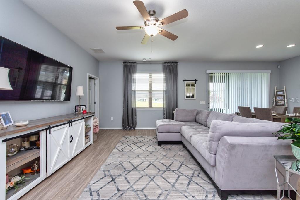 1942 TRILLIUM BOULEVARD