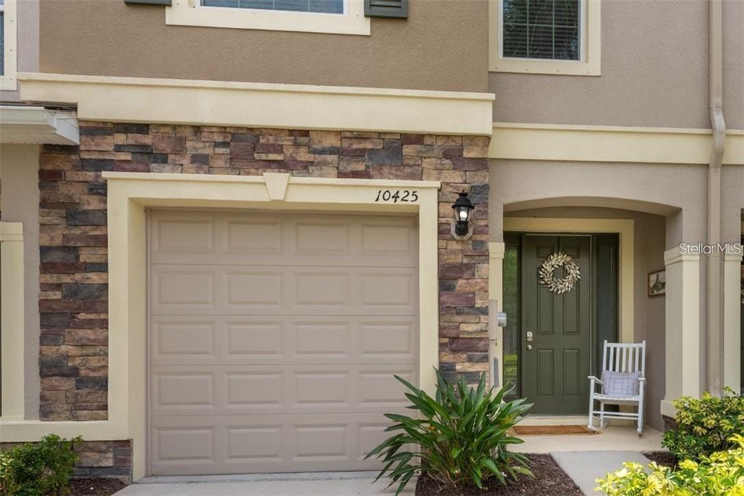 3 Bed 2.5 Bathroom townhome located in The Cove of Avelar Creek, Riverview. Gated community with a Clubhouse, Community Pool. Water is included with the rent. HOA maintains pool, grounds, security, and trash pickup. Screen Lanai and 1 car garage. Open floor plan with stainless steel appliances. Large great room with space for a dining table. All bedrooms located upstairs, along with the laundry area. Updated bathrooms and lots of storage space. Located on a dead-end street. Close to all shopping. Pets allowed. No smokers please. Please use RentSpree for application.