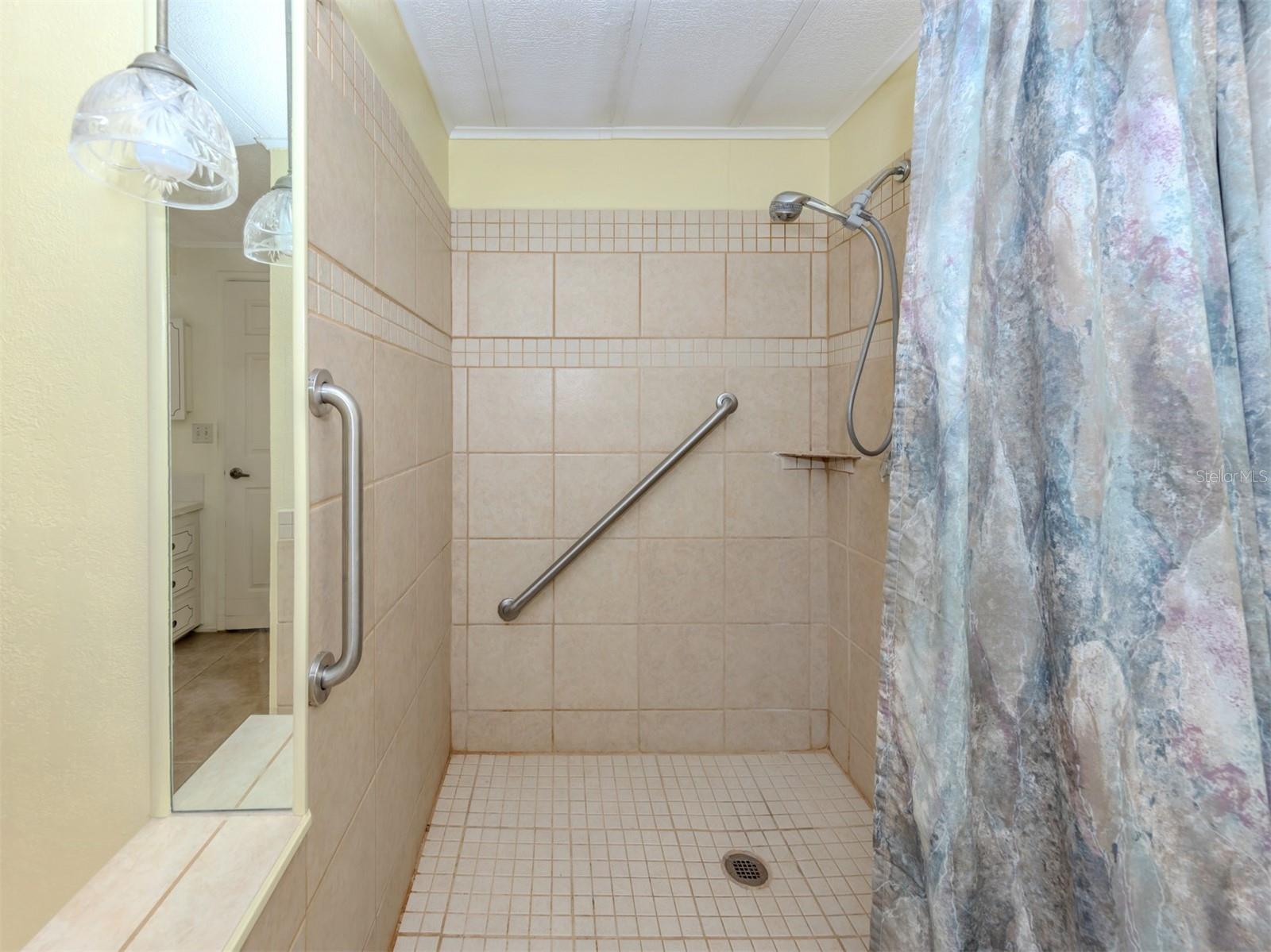 HARBOR ISLES III - Residential