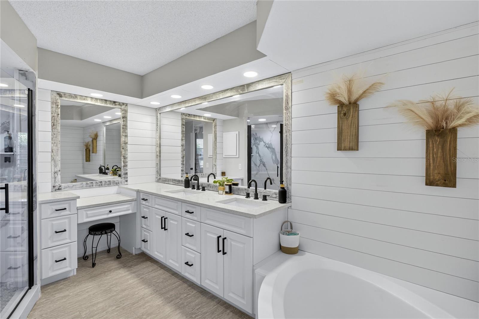 GULF VIEW ESTATES - Residential