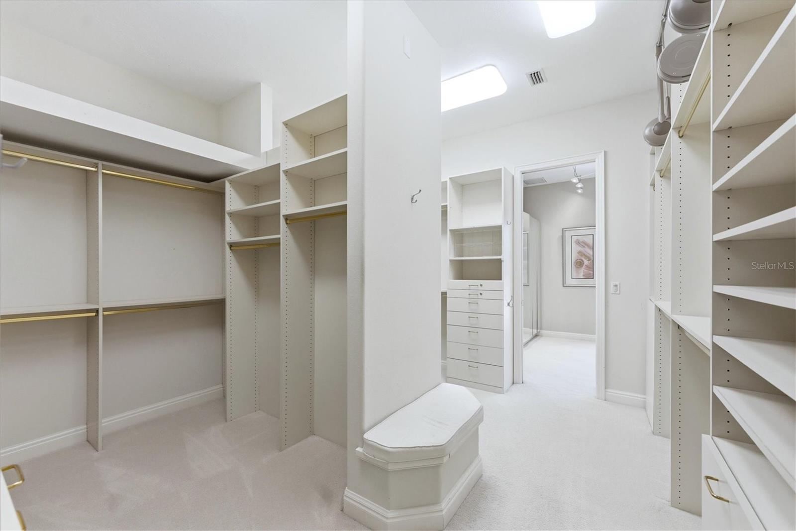 UNIVERSITY PARK COUNTRY CLUB - Residential