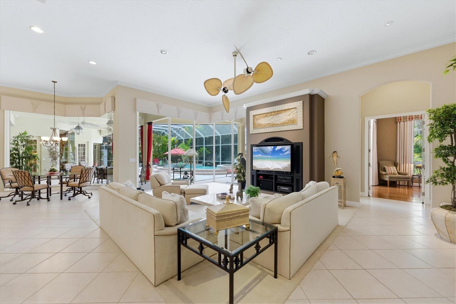 UNIVERSITY PARK COUNTRY CLUB - Residential