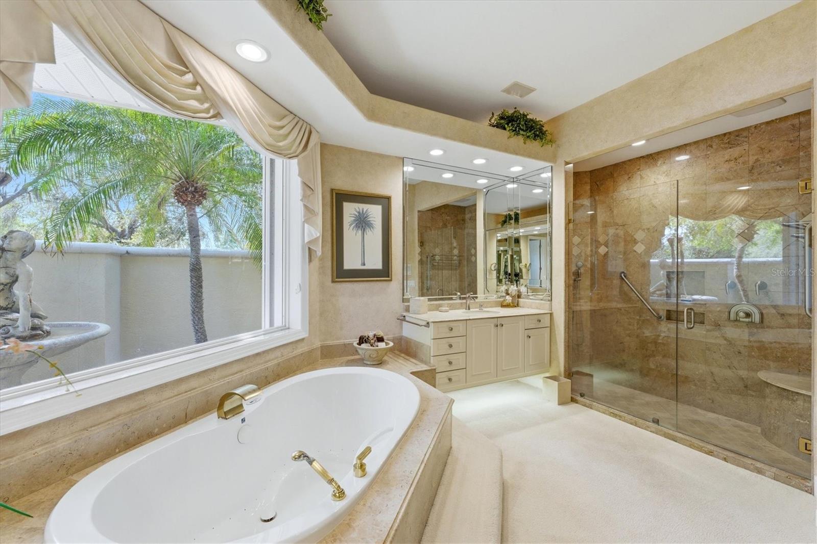 UNIVERSITY PARK COUNTRY CLUB - Residential