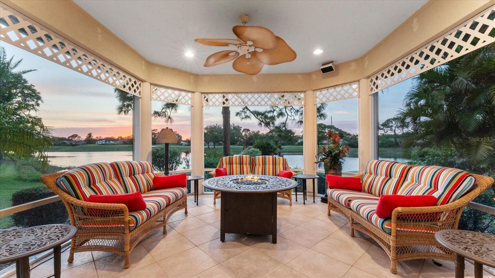 UNIVERSITY PARK COUNTRY CLUB - Residential