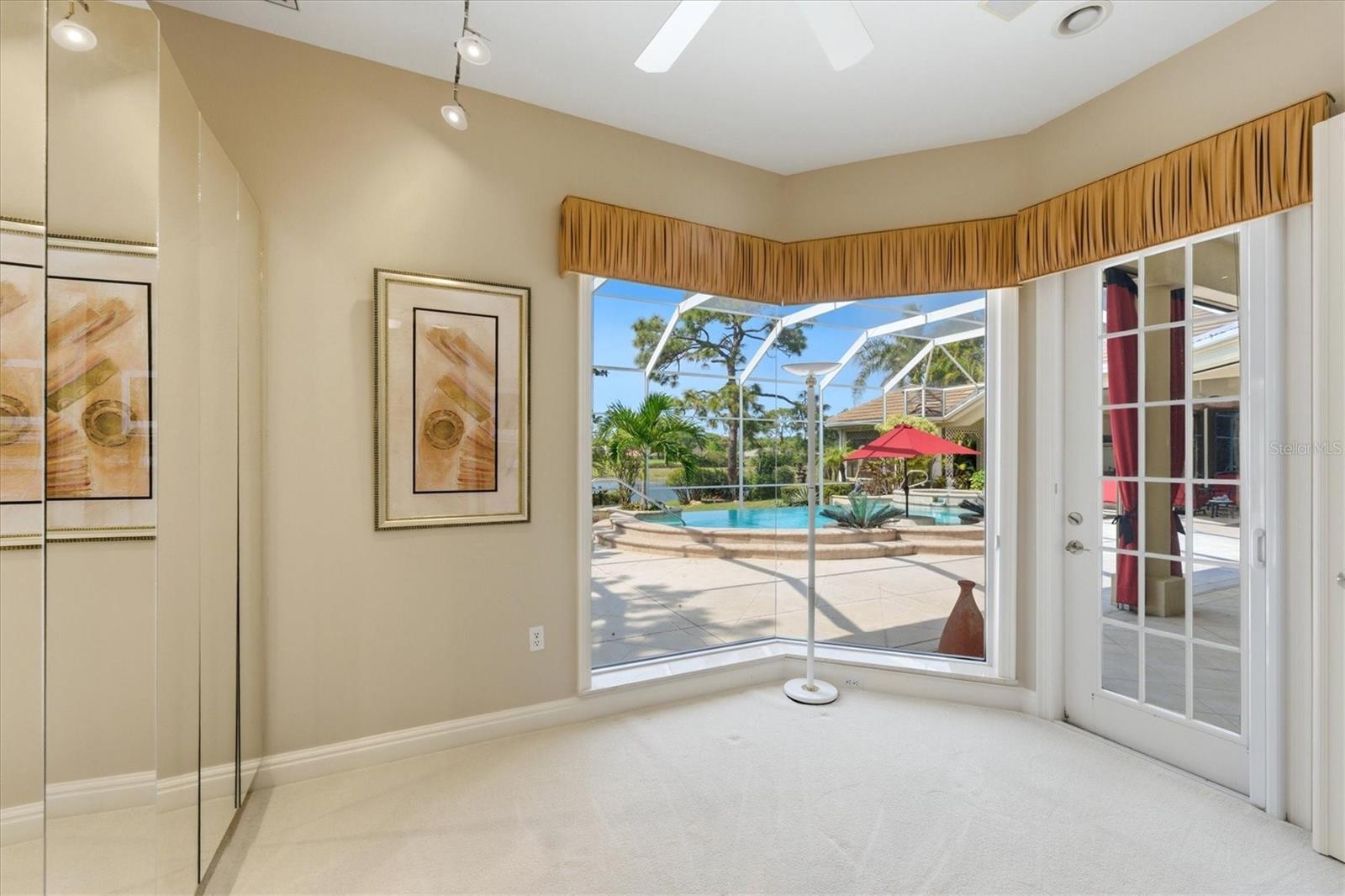 UNIVERSITY PARK COUNTRY CLUB - Residential