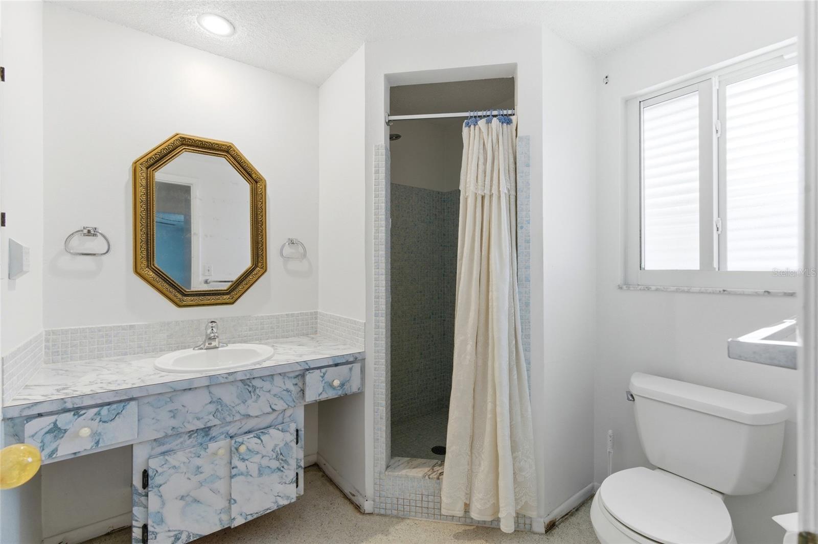 RIDGEWAY - Residential