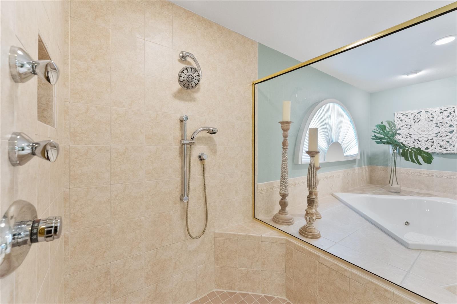 WOODFIELDS UN 04 - Residential