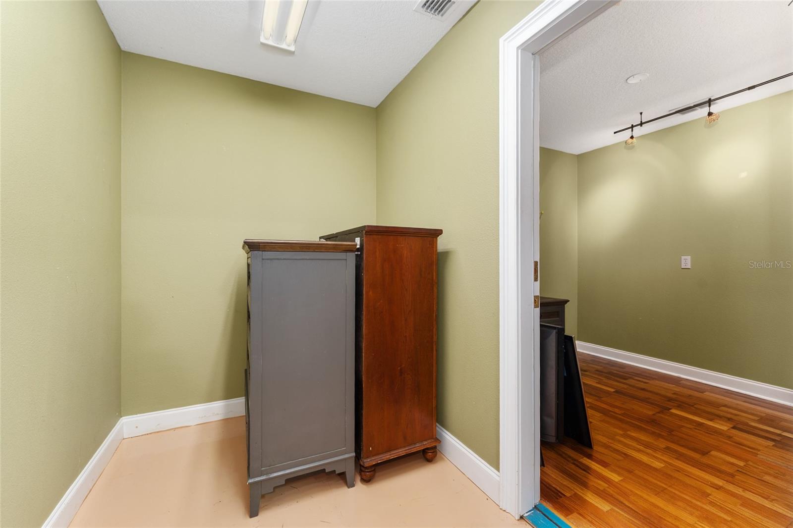 WOODFIELDS UN 04 - Residential