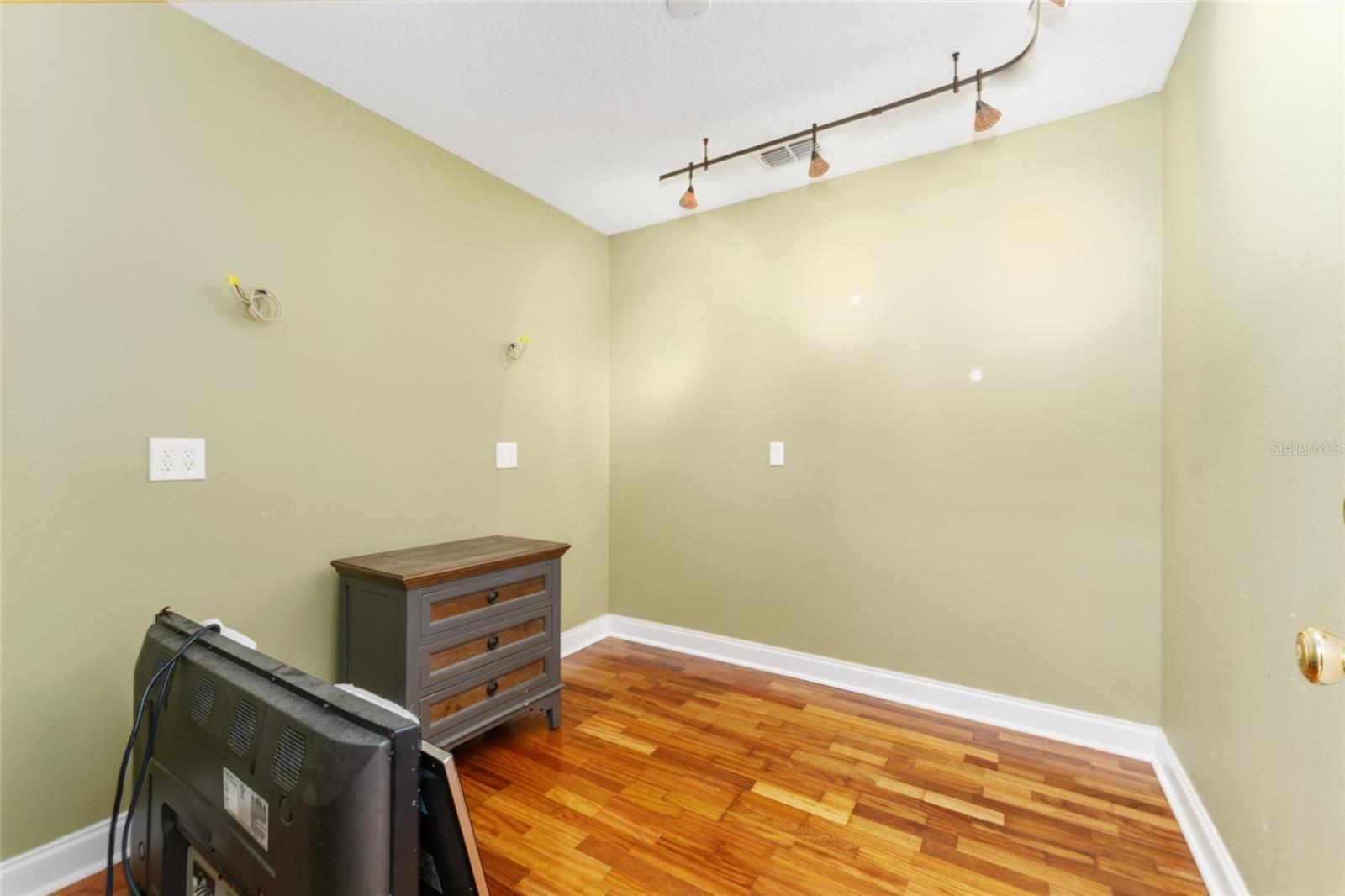 WOODFIELDS UN 04 - Residential