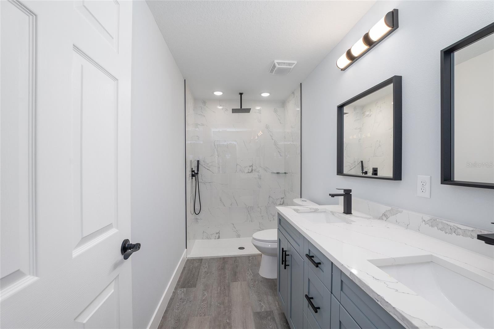 SILVER SPGS SHORES UN #33 - Residential