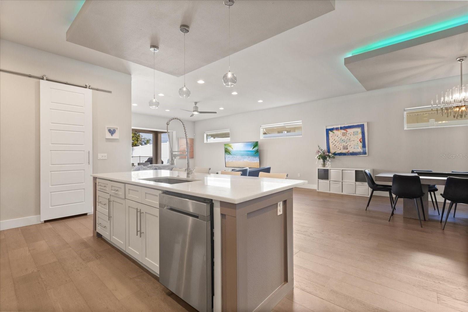 LAWNDALE - Residential