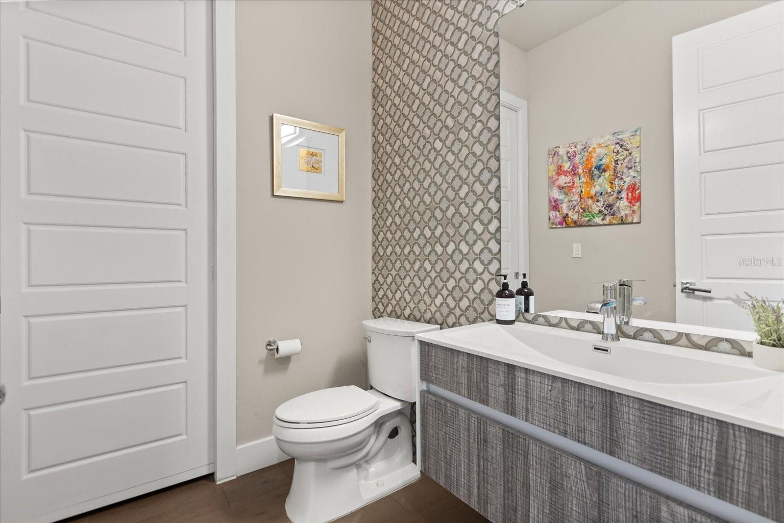 LAWNDALE - Residential