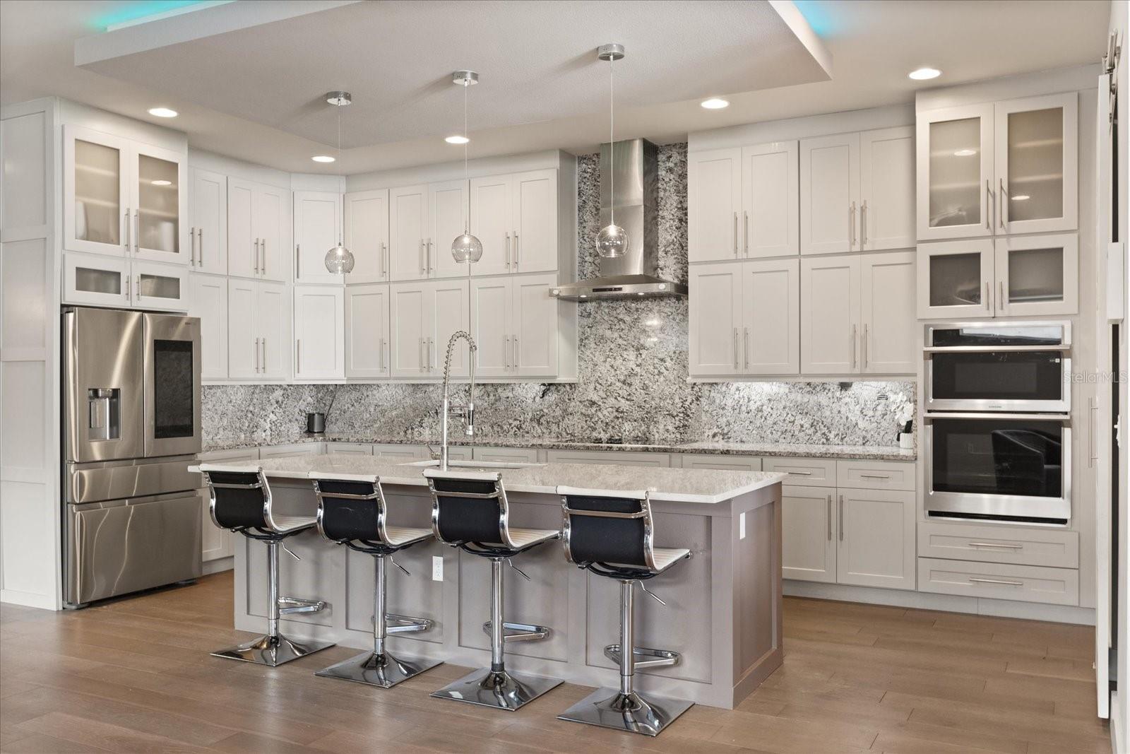 LAWNDALE - Residential