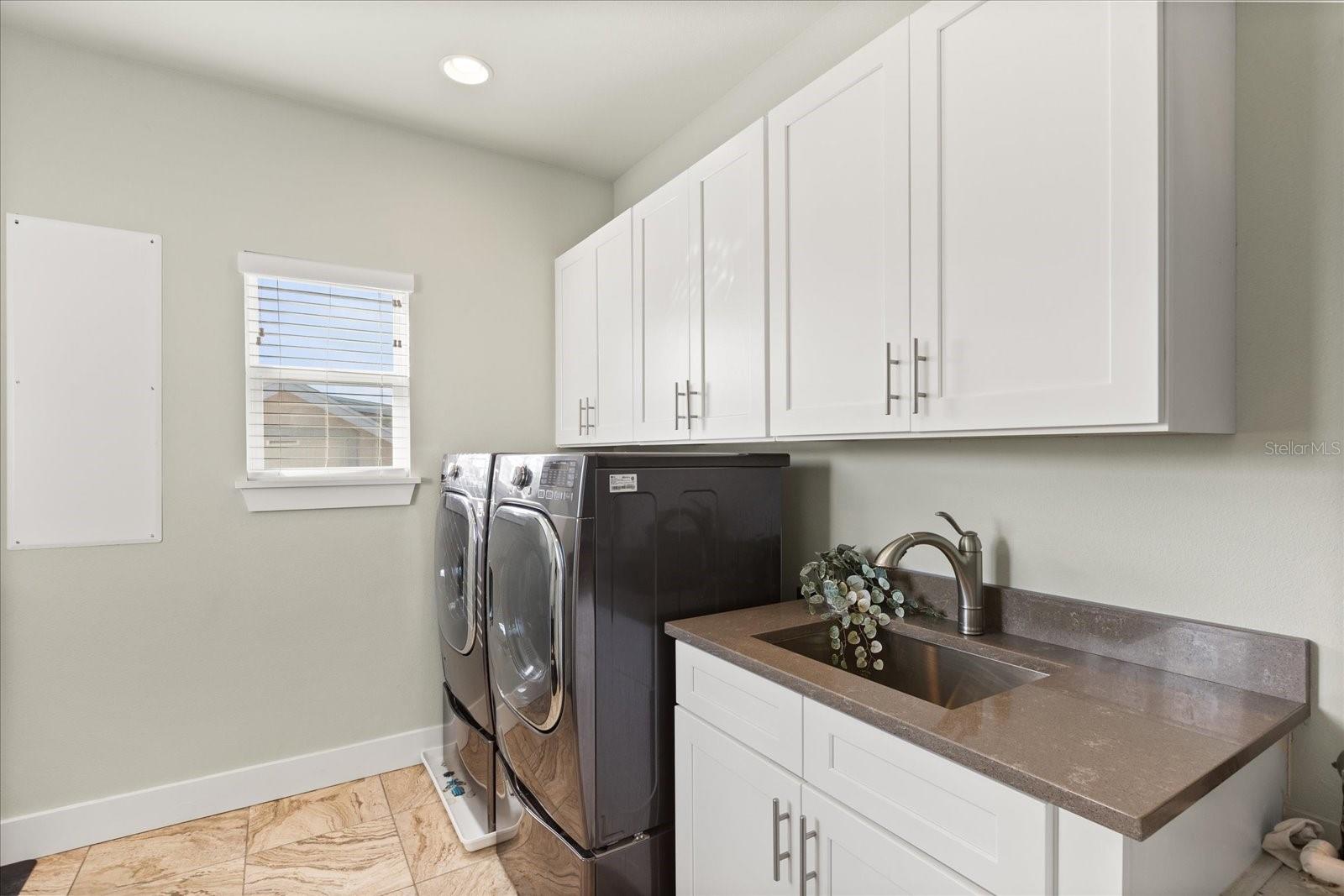 LAWNDALE - Residential