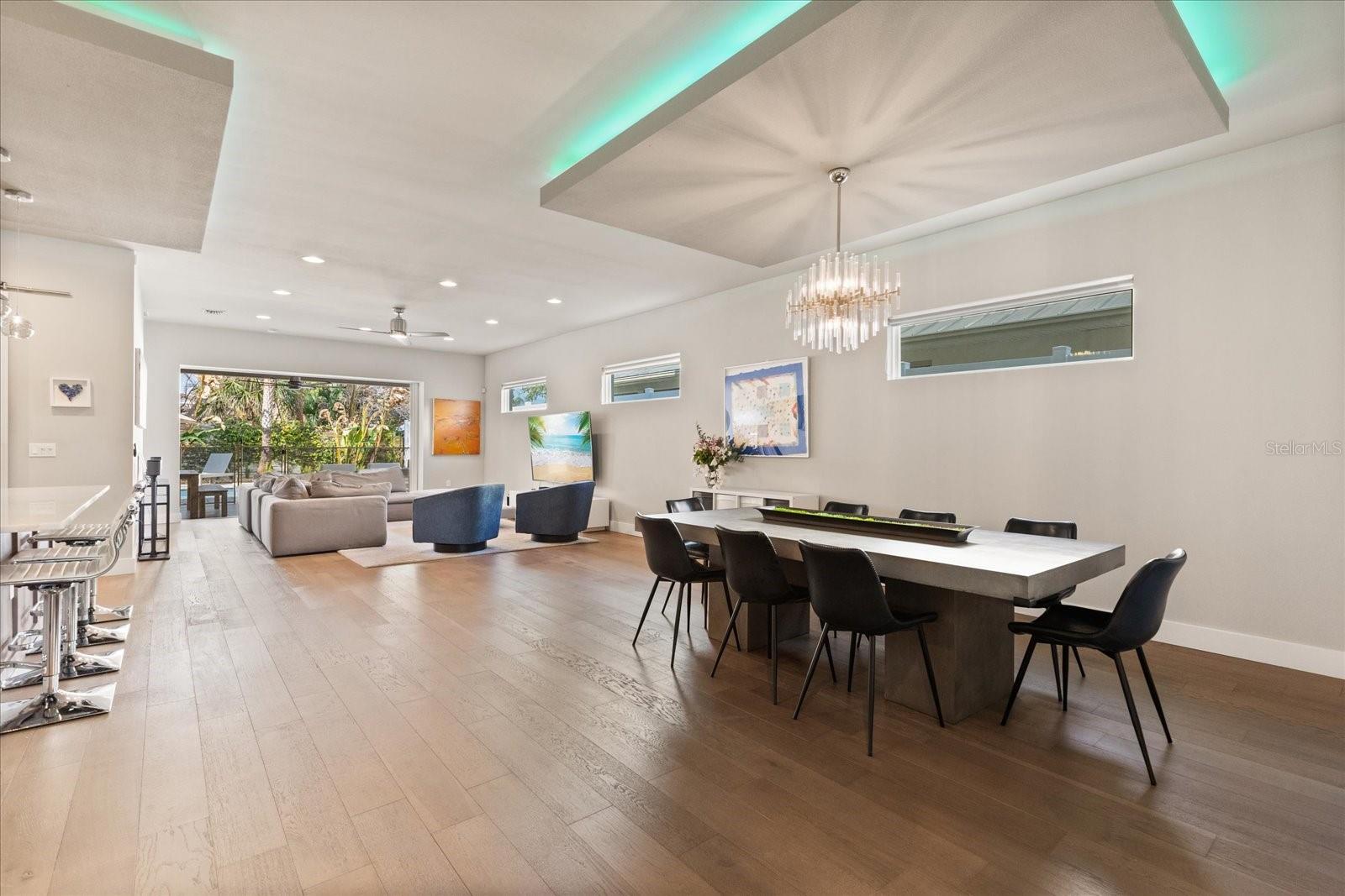 LAWNDALE - Residential