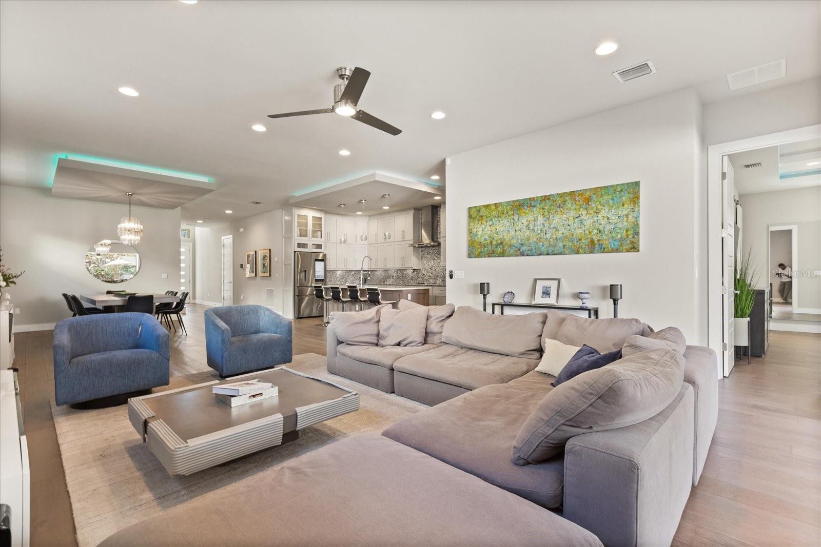 LAWNDALE - Residential