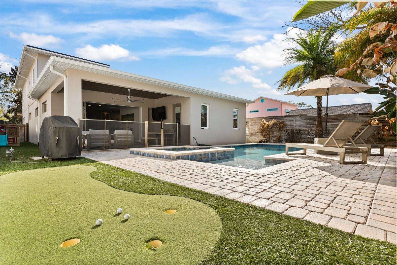 LAWNDALE - Residential