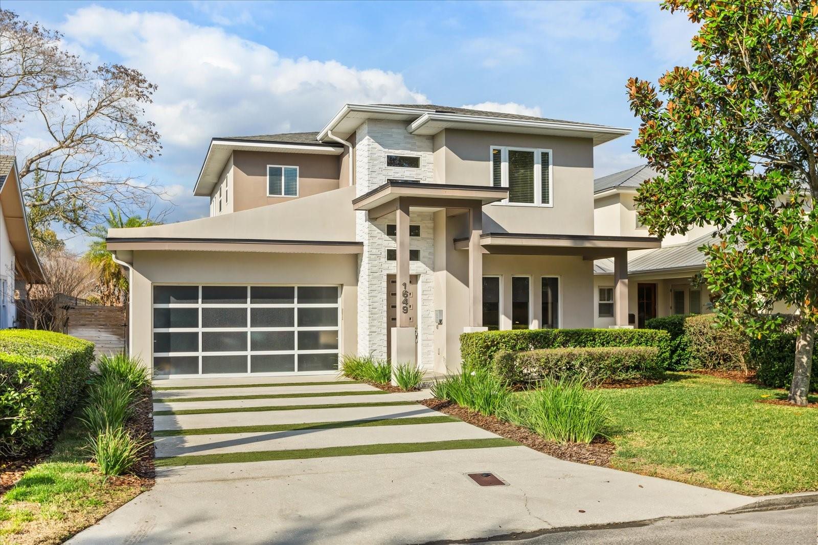 LAWNDALE - Residential