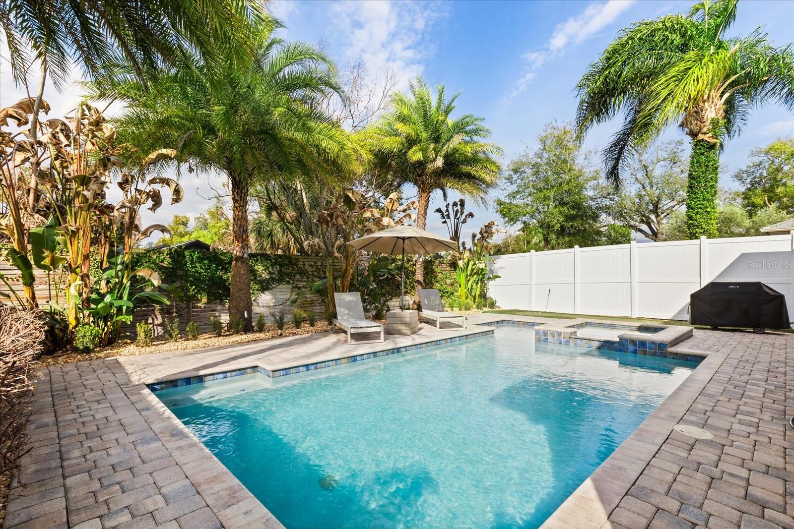 LAWNDALE - Residential