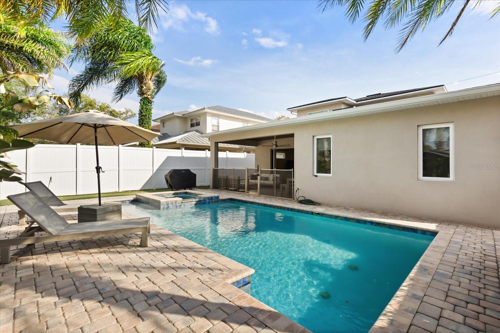 LAWNDALE - Residential